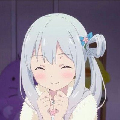 小猫会自己打开小床晒太阳